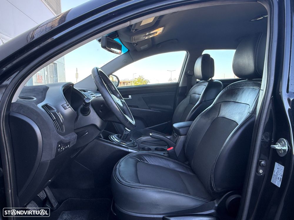 Kia Sportage 1.7 CRDi ISG LX - 25
