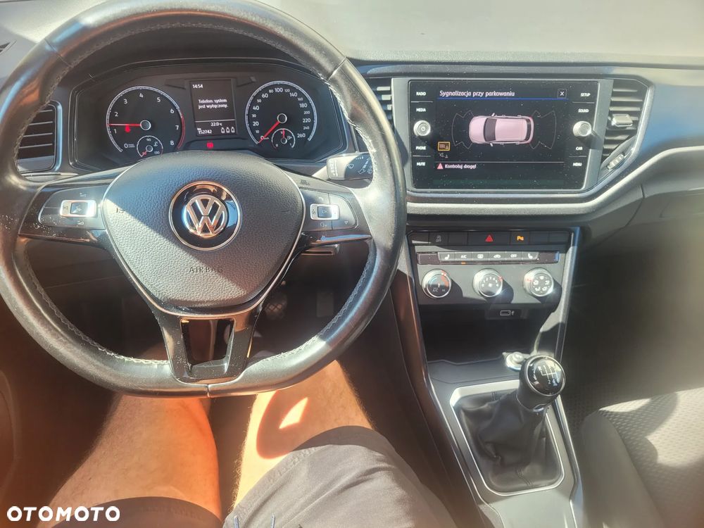 Volkswagen T-Roc - 10