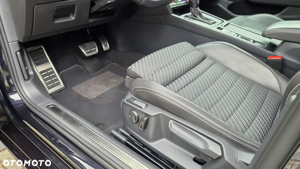 Volkswagen Passat - 36