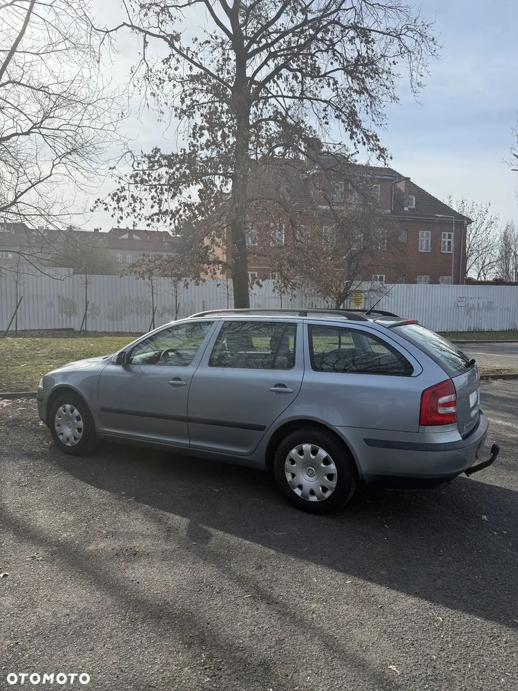 Skoda Octavia 1.6 FSI Ambiente - 7