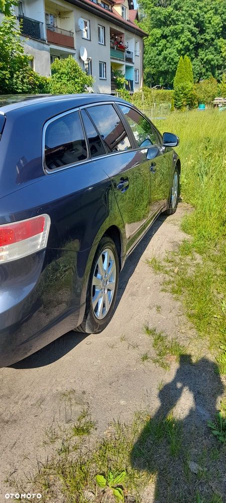 Toyota Avensis 2.2 D-4D Premium - 9