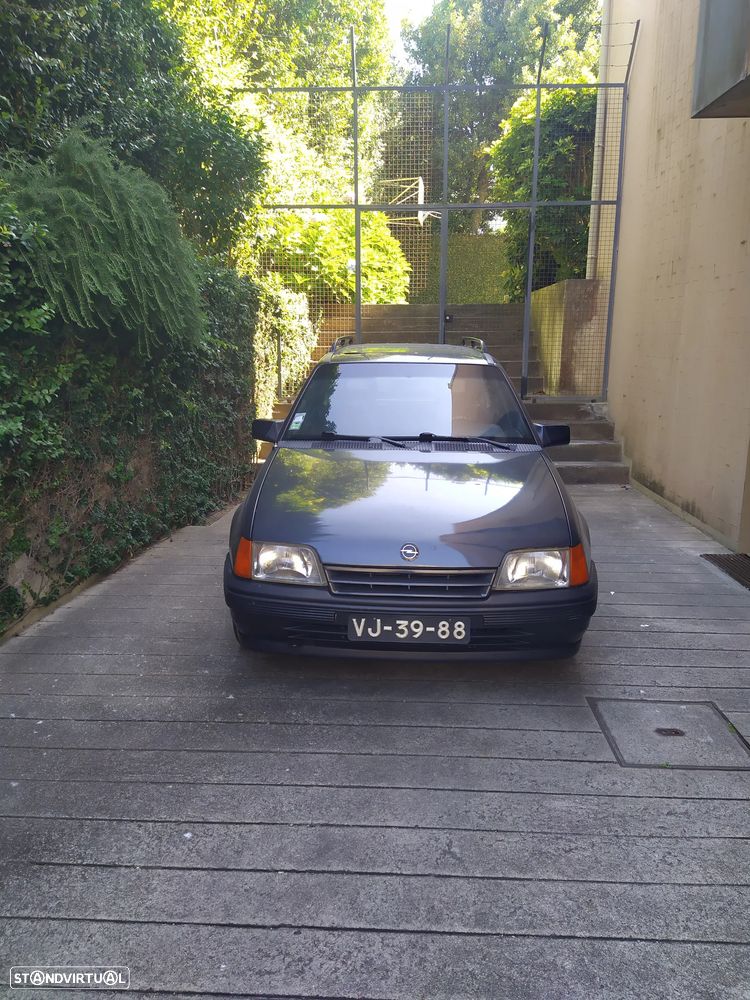 Opel Kadett 1.4 LS - 2