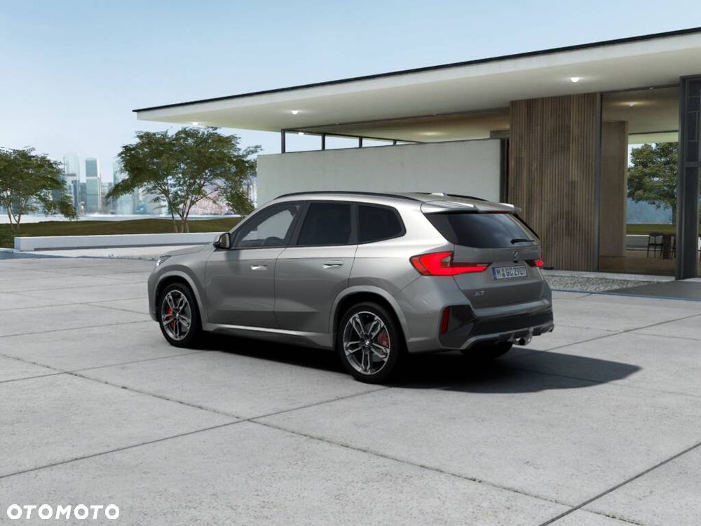 BMW X1 xDrive23i mHEV - 3