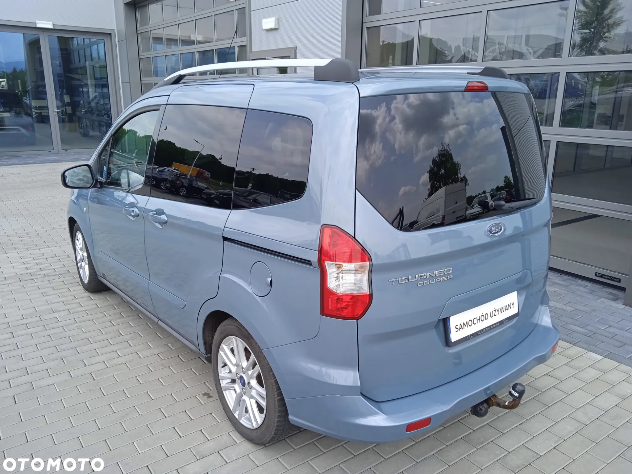Ford Tourneo Courier 1.5 TDCi Titanium - 4