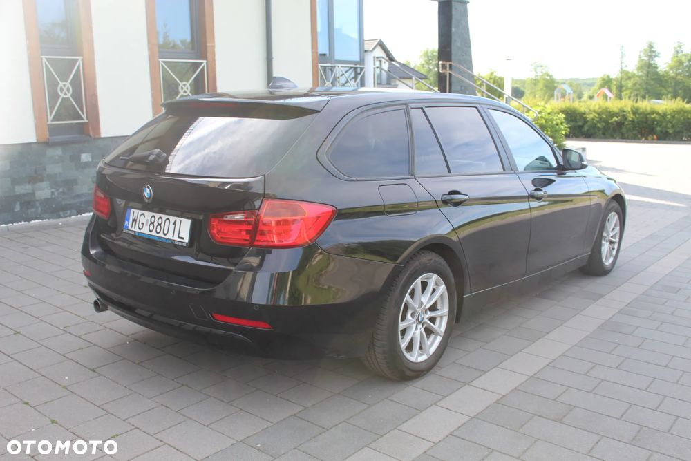 BMW Seria 3 318d - 5
