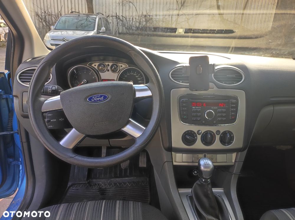 Ford Focus 1.6 16V Style+ - 8