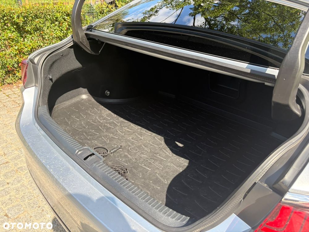 Lexus ES 300h Prestige - 38