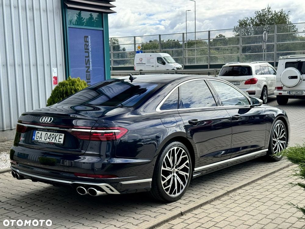 Audi S8 - 6