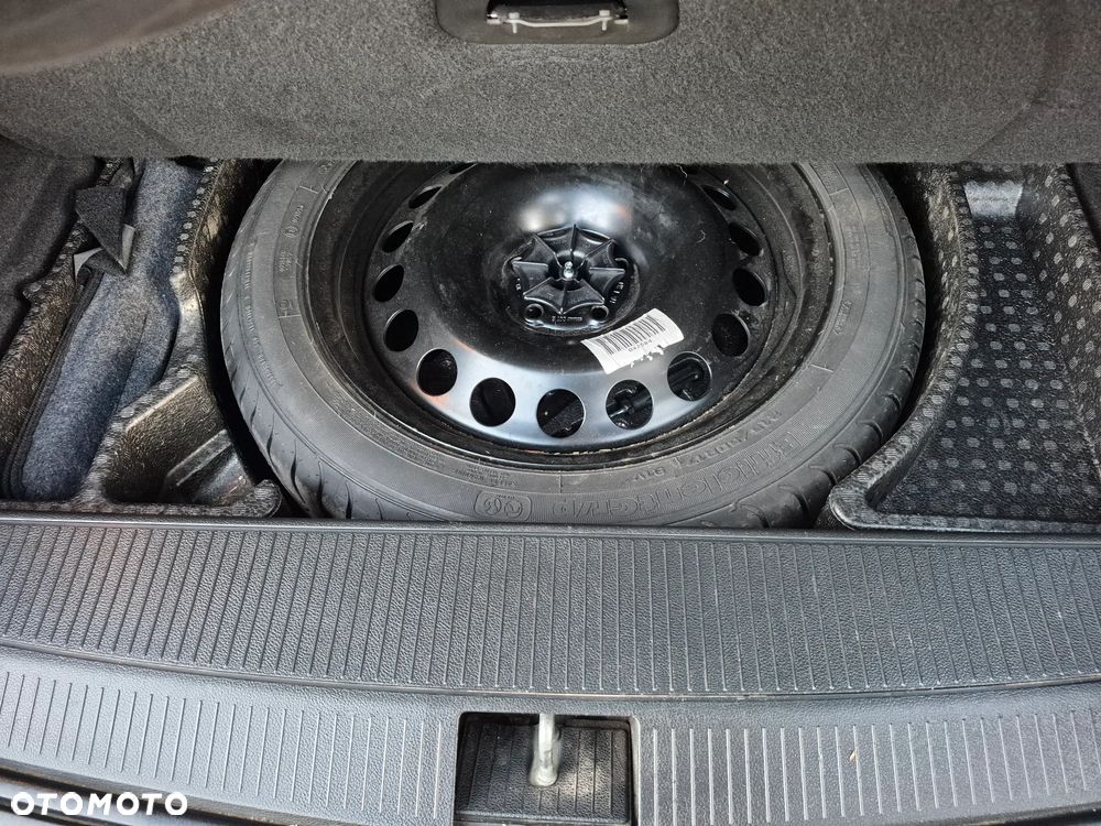 Opel Astra 1.4 Turbo 150 Jahre - 24