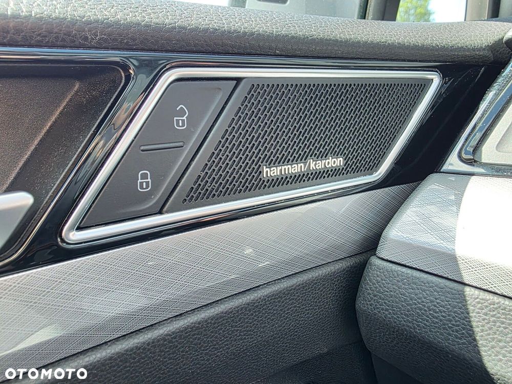Volkswagen Passat - 12