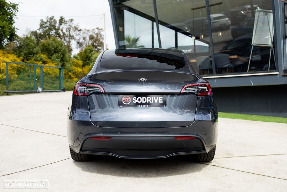 Tesla Model Y Long Range Dual Motor AWD - 48