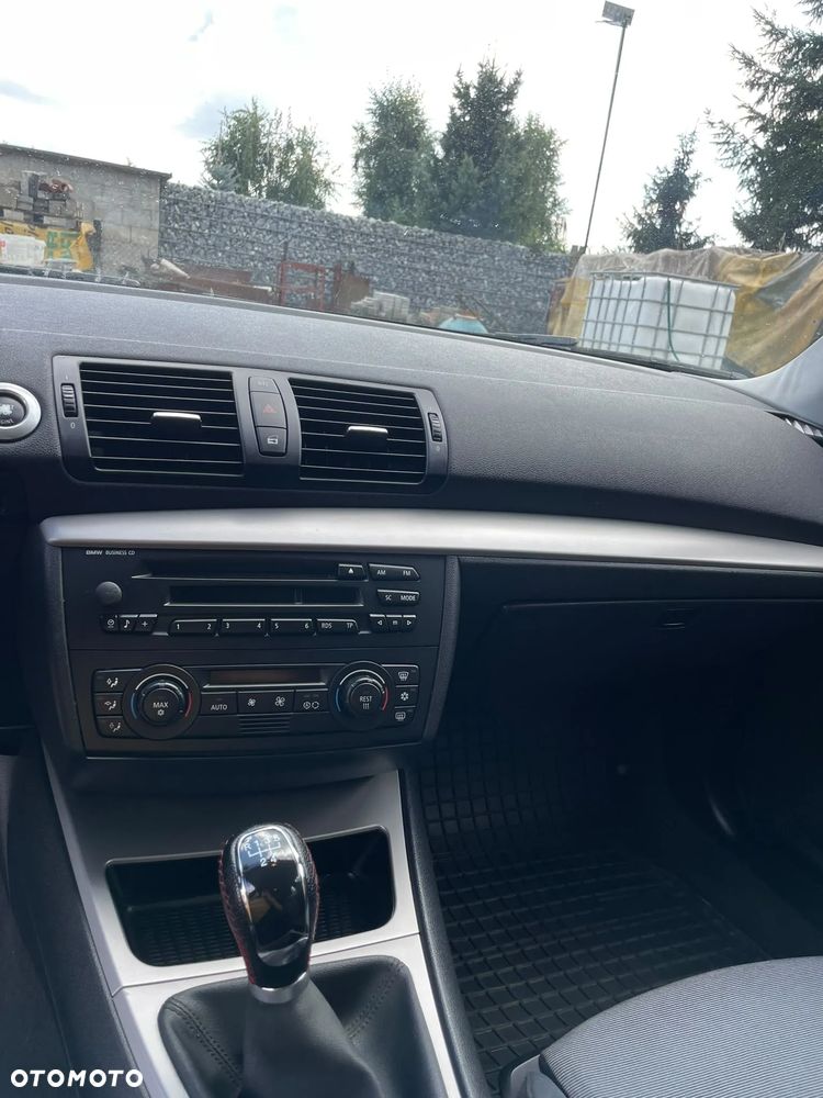 BMW Seria 1 116i - 23