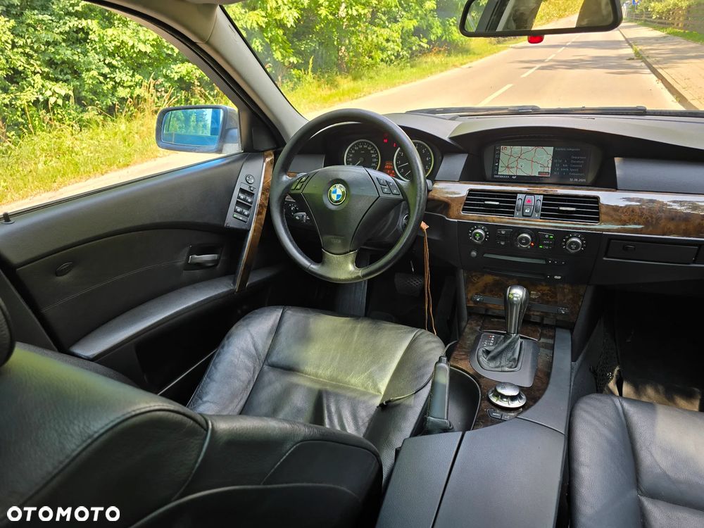 BMW Seria 5 525i - 29