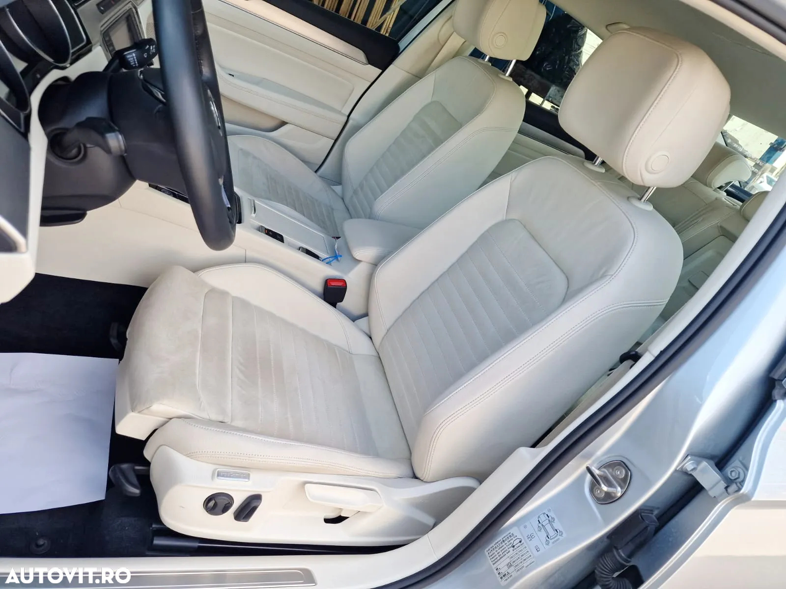 Volkswagen Passat Variant 2.0 TDI DSG 4Motion Highline - 10