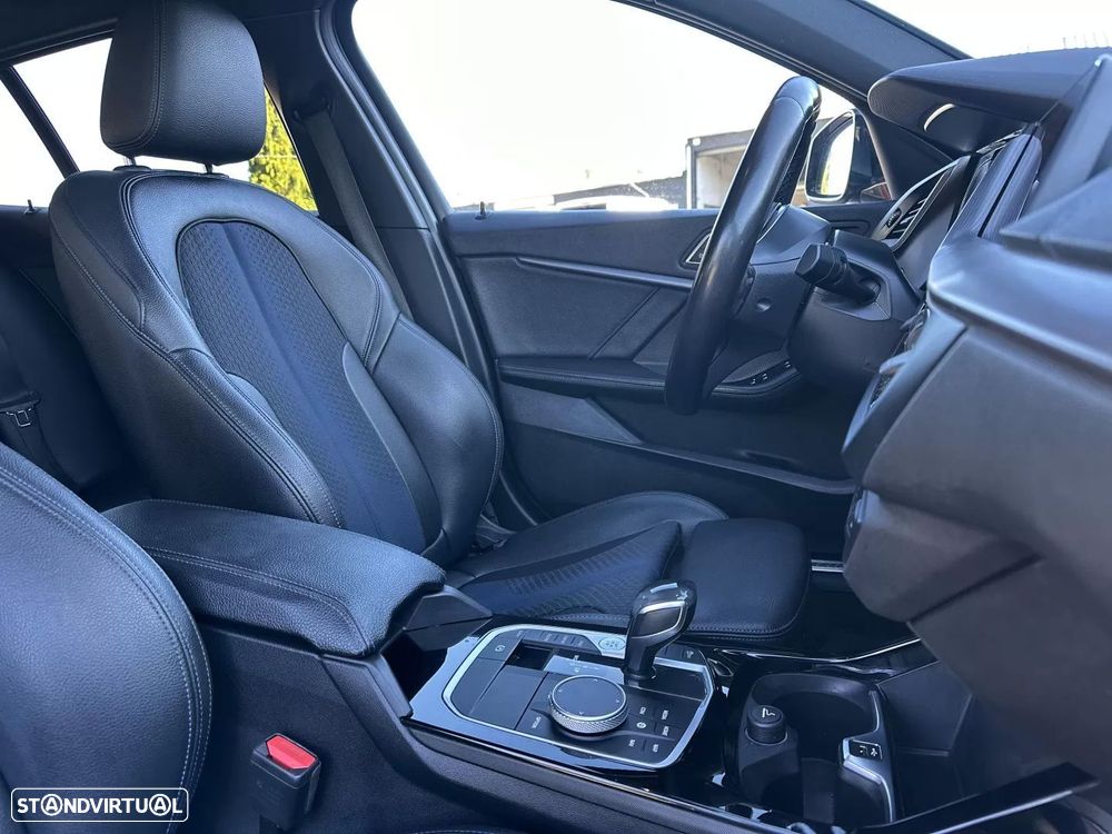 BMW 116 d Pack Desportivo M Auto - 43