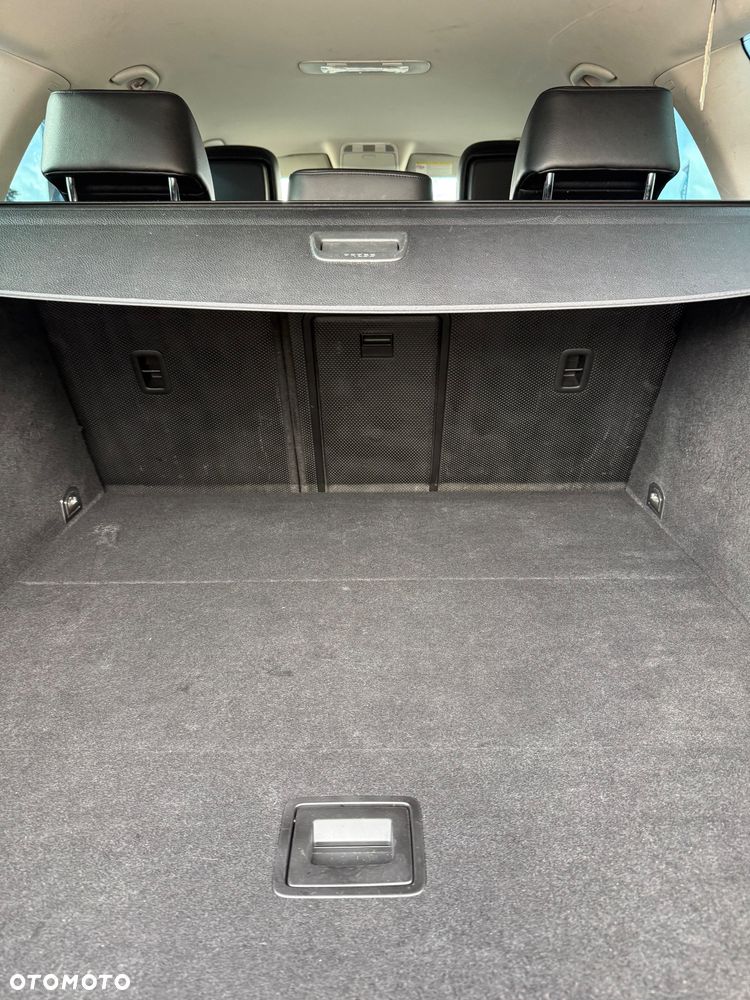 Volkswagen Passat - 32