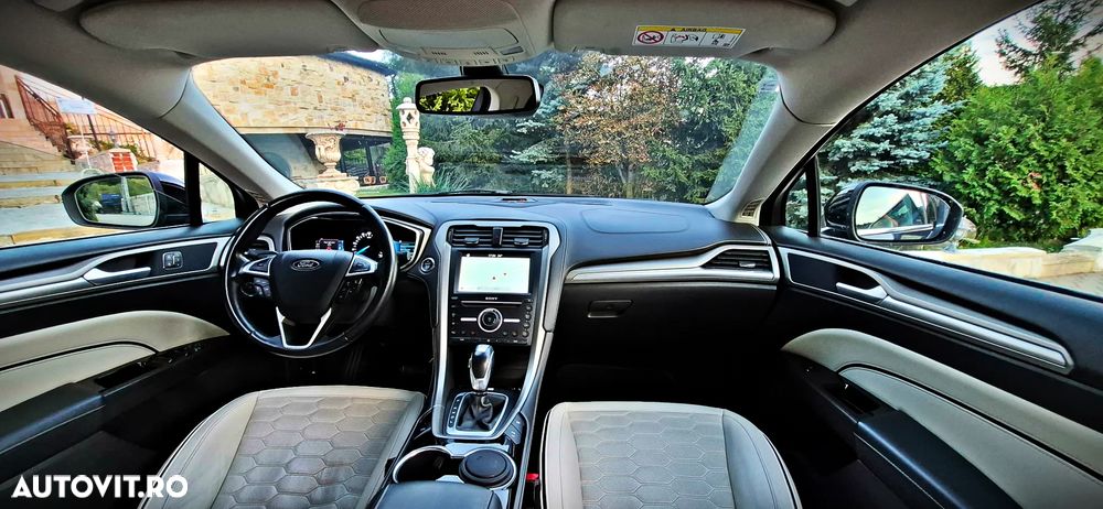 Ford Mondeo 2.0 HEV Vignale - 25