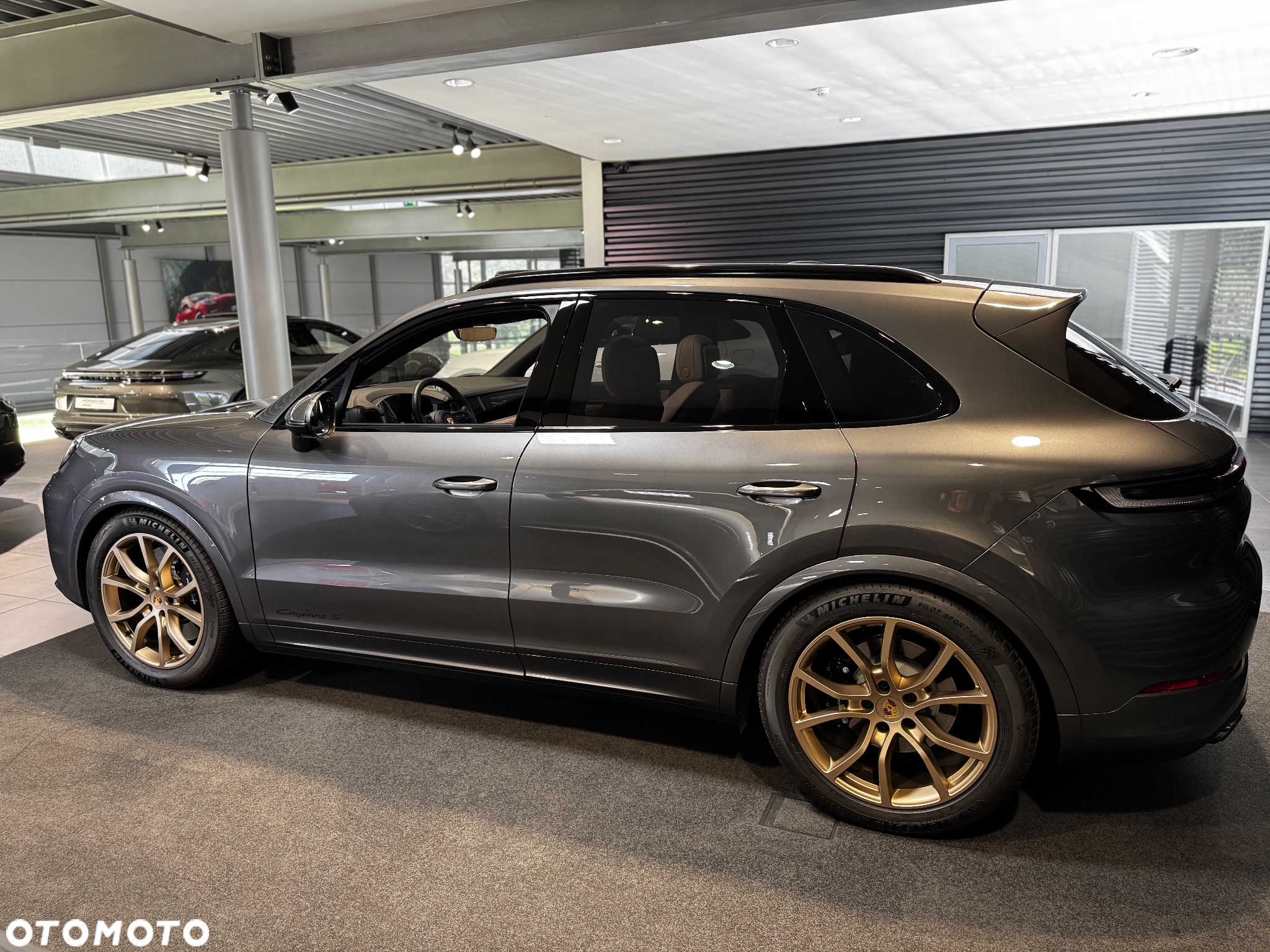 Porsche Cayenne S - 8