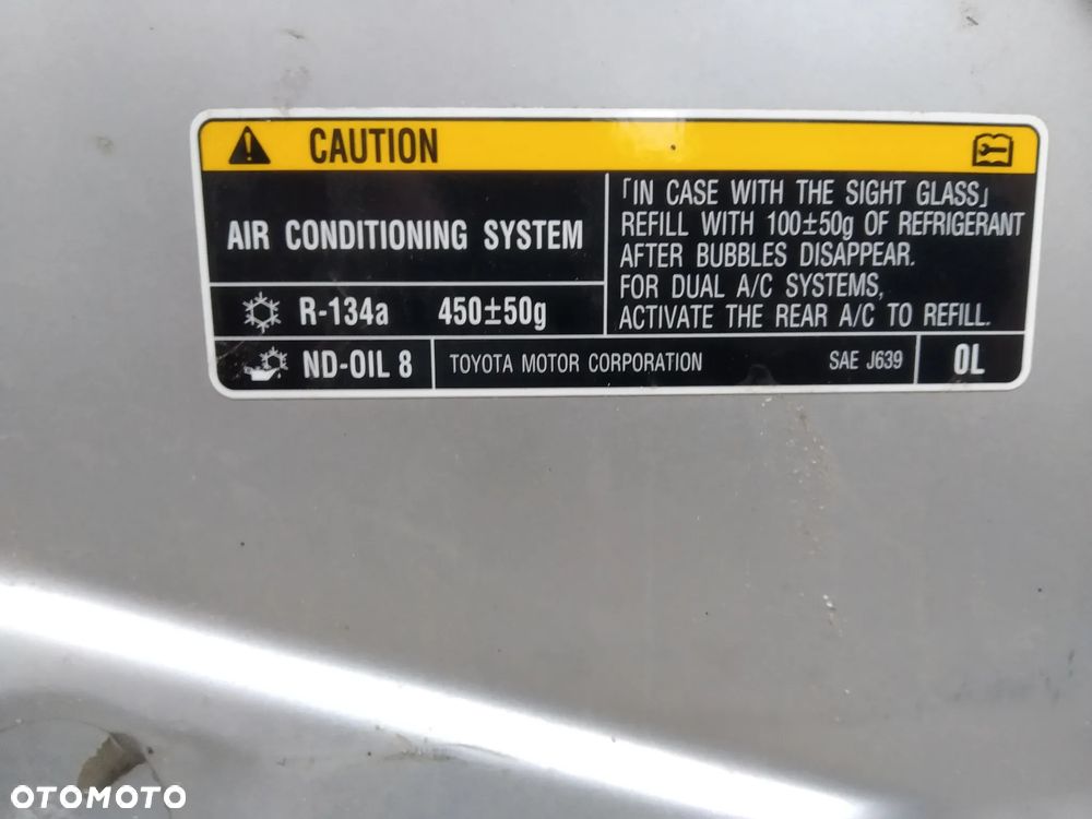 C939/D677 MASKA TOYOTA AURIS II 2012- - 8