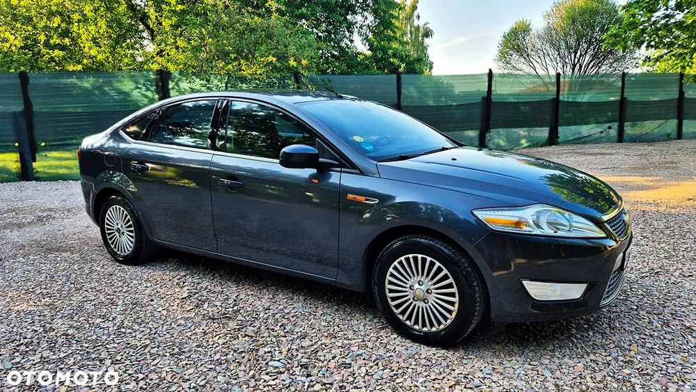 Ford Mondeo 2.0 Ghia X100 / X - 8