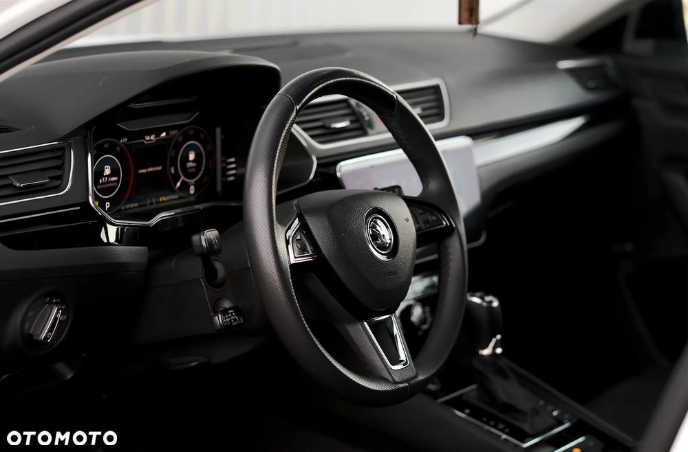 Skoda Superb 2.0 TDI DSG L&K - 23
