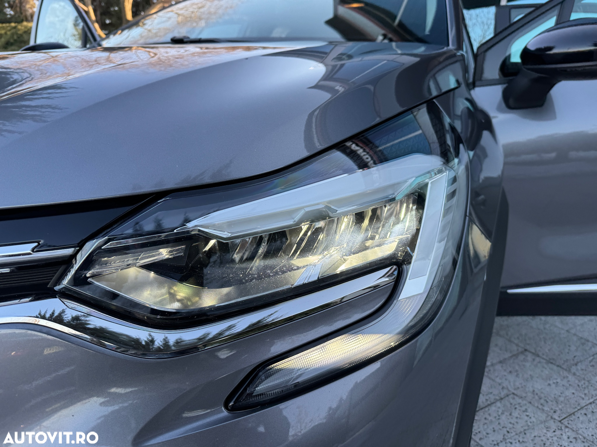 Renault Captur BLUE dCi EDC Intens - 27