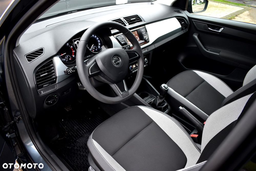 Skoda Fabia 1.2 TSI Monte Carlo - 9