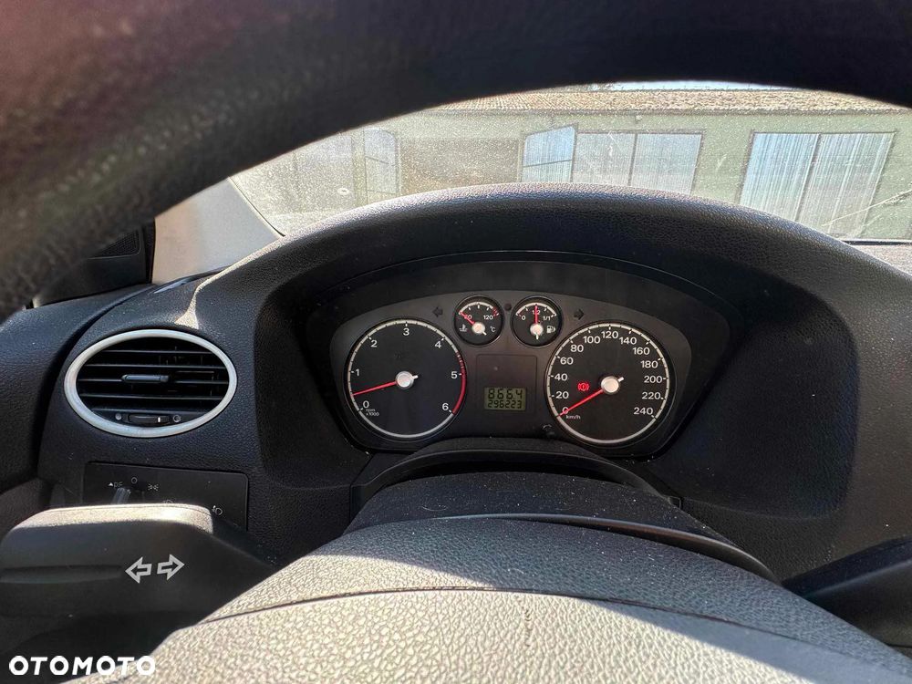 Ford Focus - 10