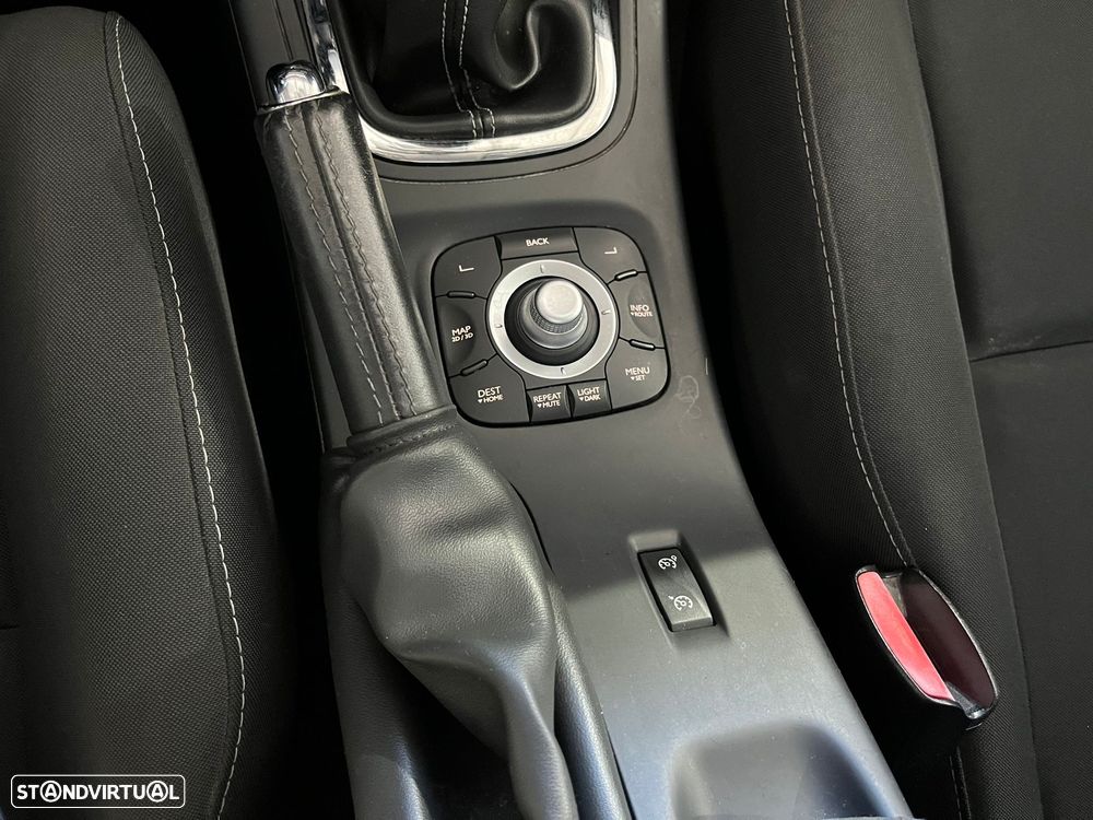 Renault Mégane Sport Tourer 1.5 dCi Dynamique S - 23