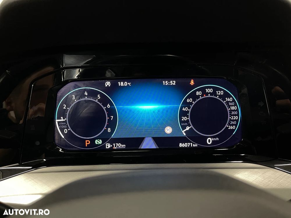 Volkswagen Golf 1.0 eTSI DSG MHEV Life - 26