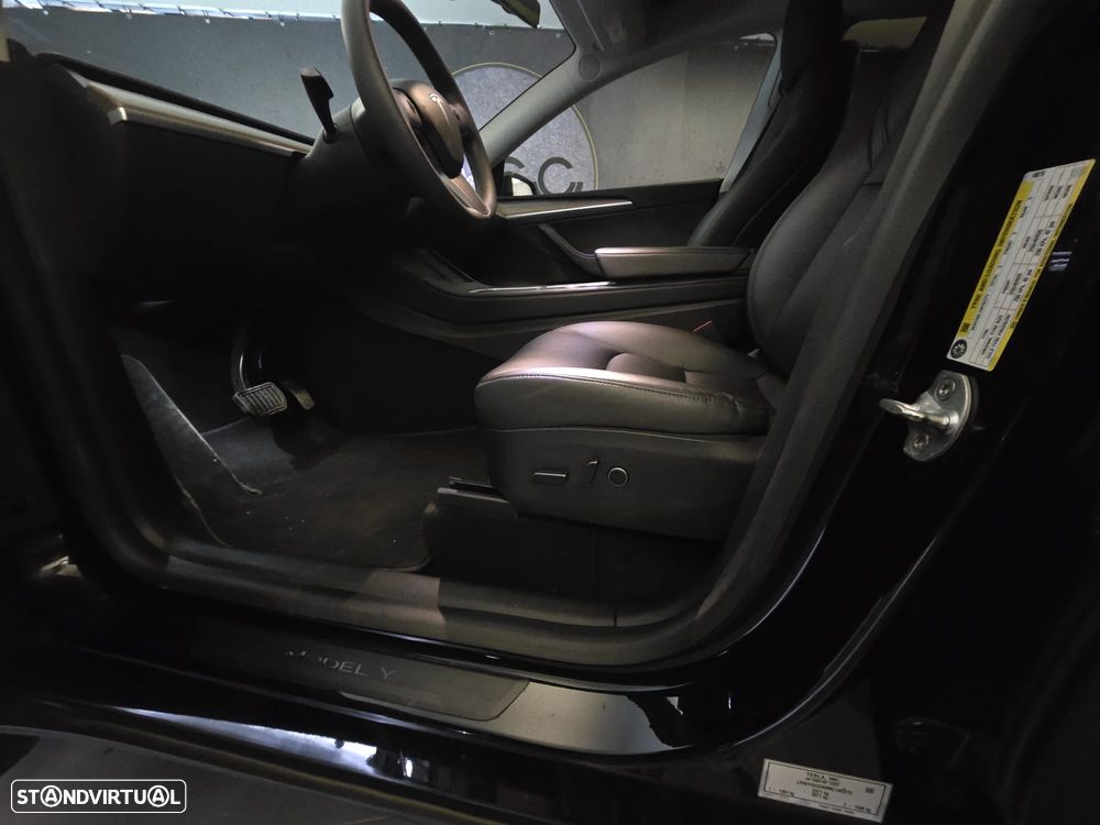 Tesla Model Y Long Range Dual Motor AWD - 10