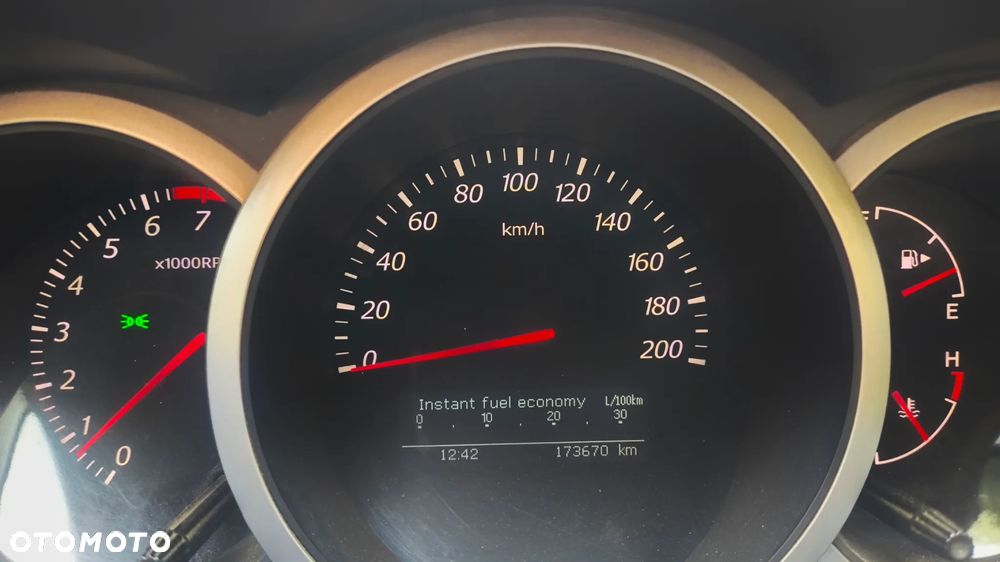 Suzuki Grand Vitara 2.0 - 19