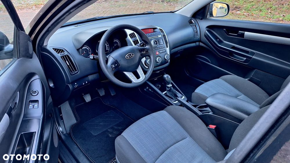 Kia ProCeed 1.4 CVVT Dream-Team Edition - 13