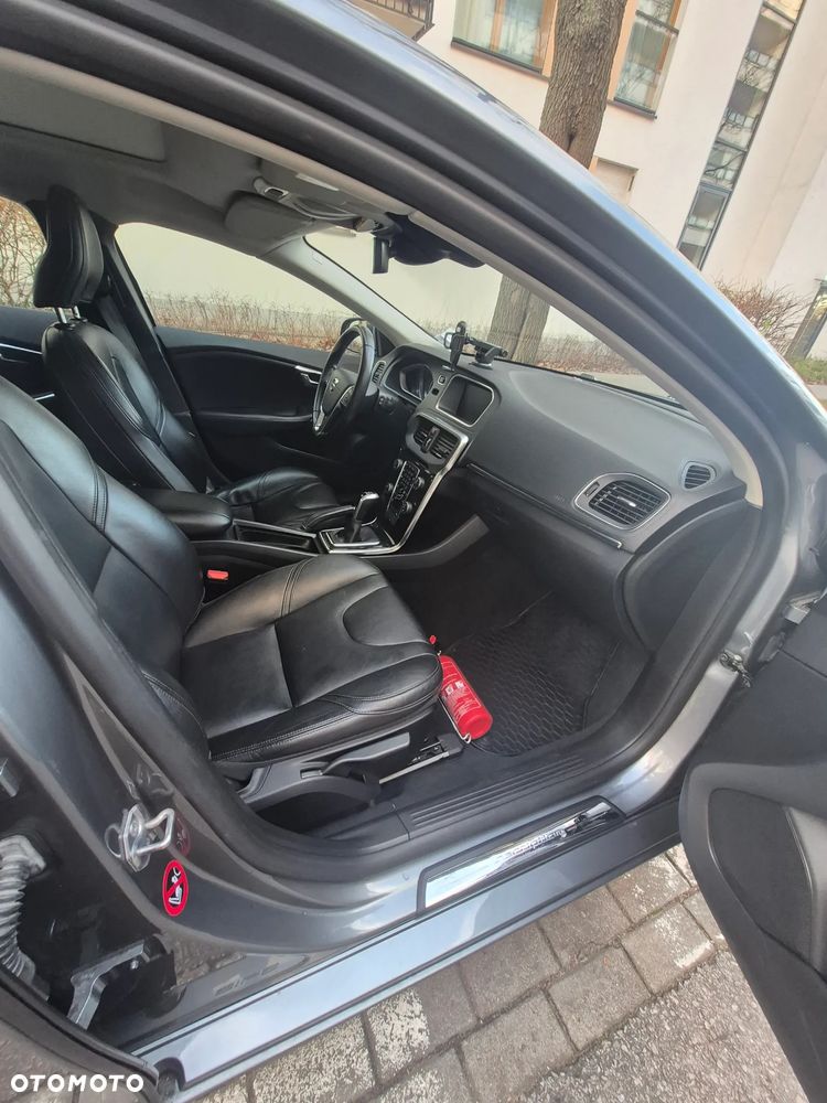 Volvo V40 D3 Inscription - 8