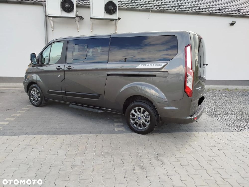 Ford Tourneo Custom 2.0 EcoBlue L2 Titanium - 11