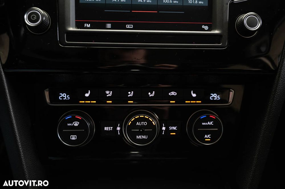 Volkswagen Passat 2.0 TDI SCR DSG (BlueM Tech) Comfortline - 15