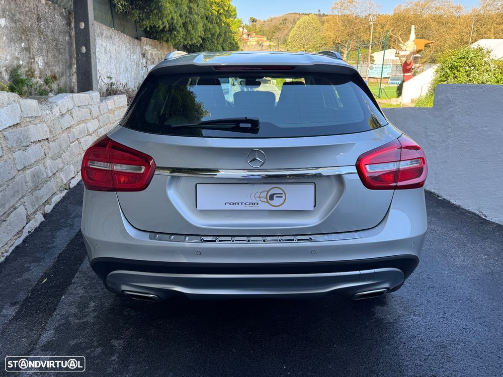 Mercedes-Benz GLA 200 Urban - 5