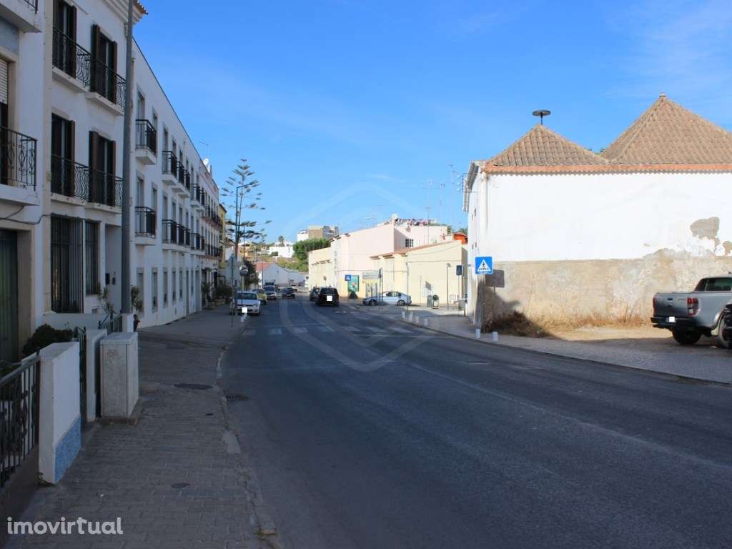 Terreno urbano para construção no centro da cidade em Tavira, Algarve - Grande imagem: 2/4