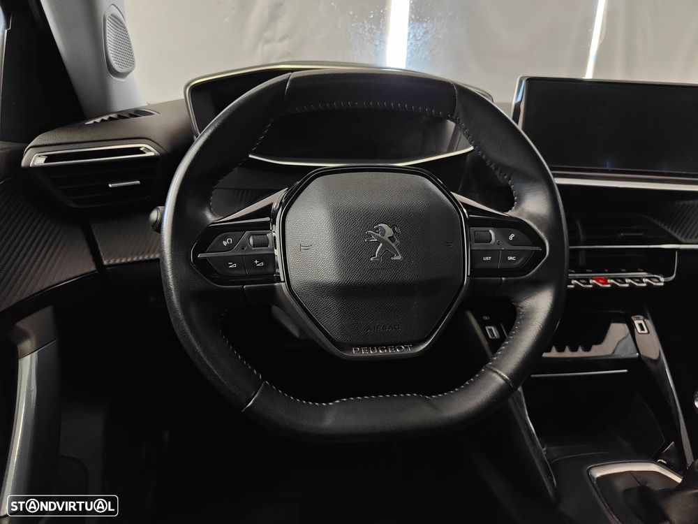 Peugeot 2008 1.2 PureTech Allure - 40