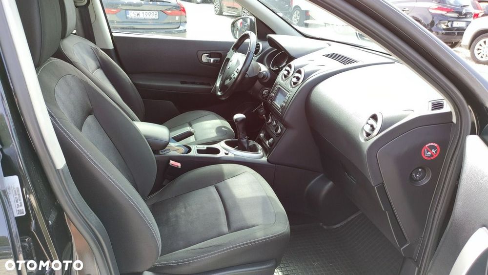 Nissan Qashqai - 25