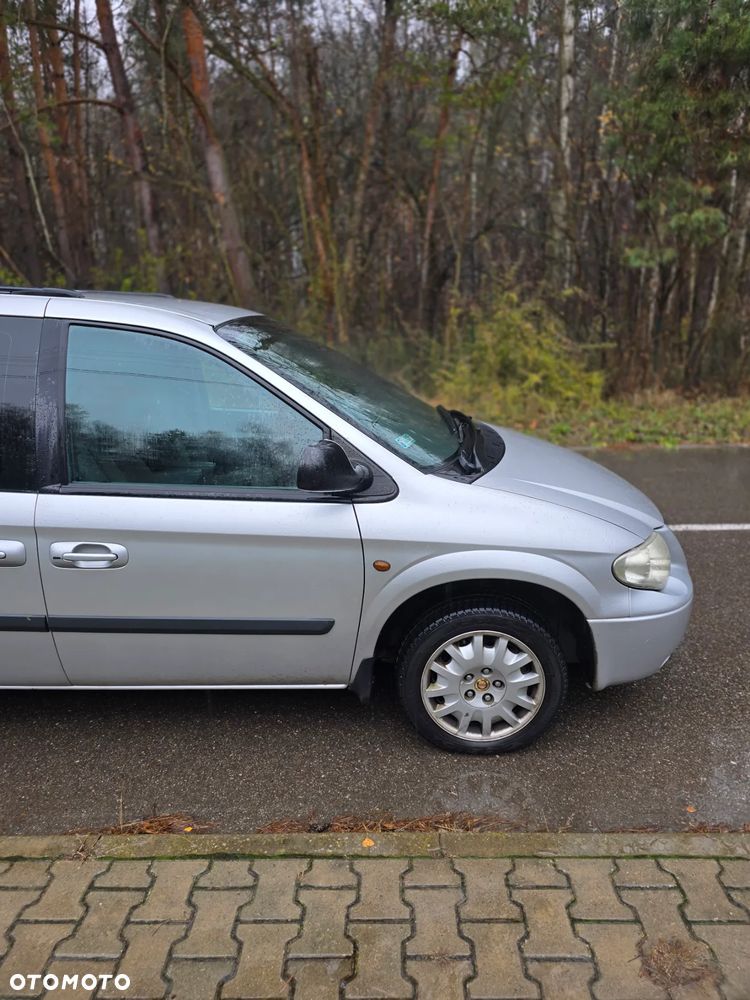 Chrysler Voyager 2.4 SE - 12