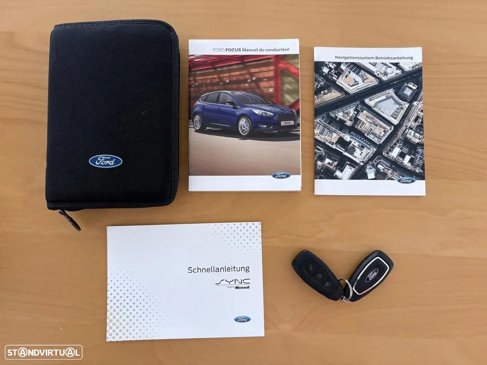 Ford Focus 2.0 EcoBoost ST c/ Pack Pele Desportiva - 61