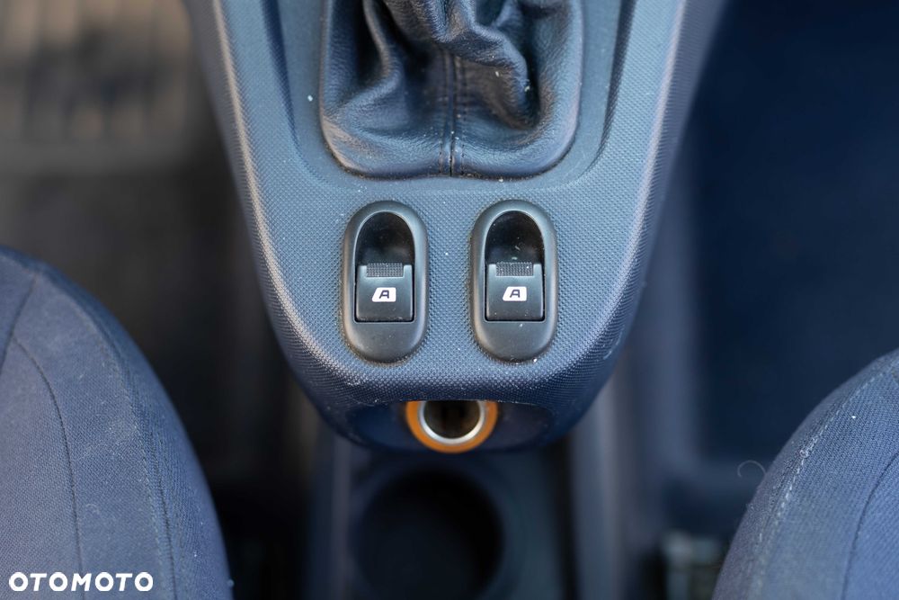 Peugeot 1007 1.4 Happy - 10