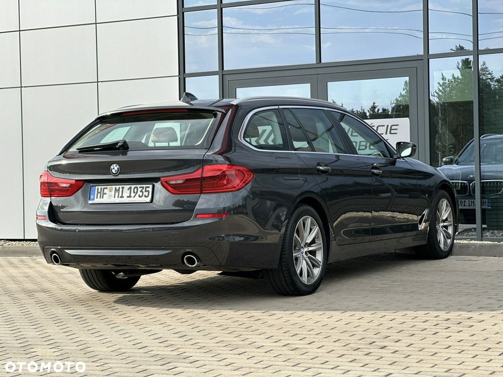 BMW Seria 5 520d xDrive - 9