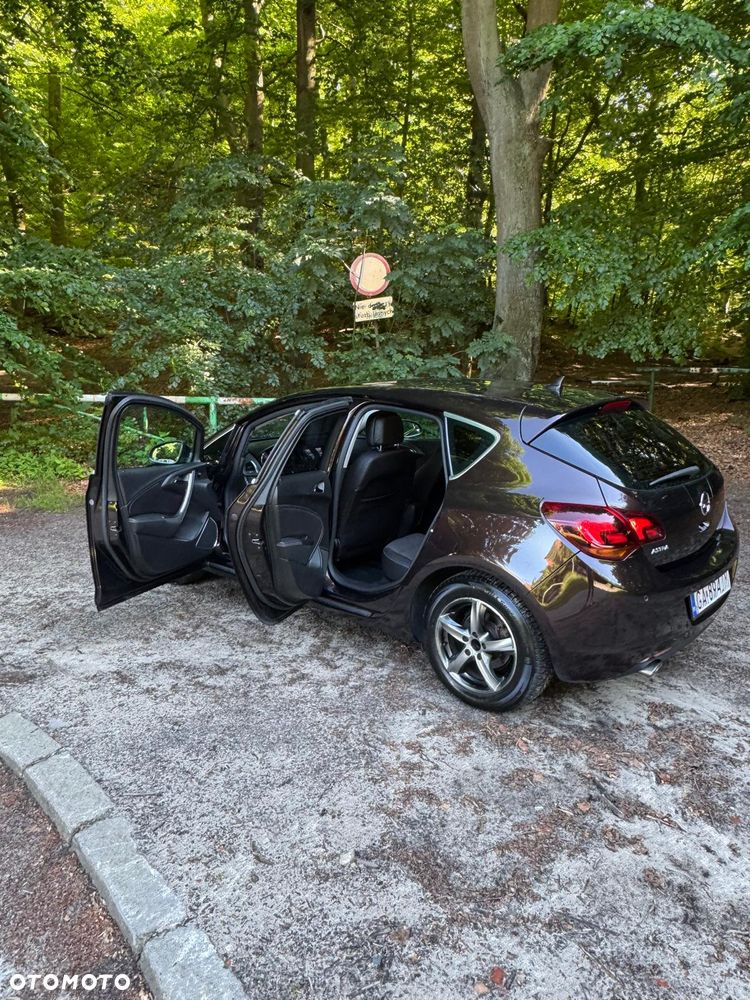 Opel Astra 1.4 T Cosmo S&S - 18