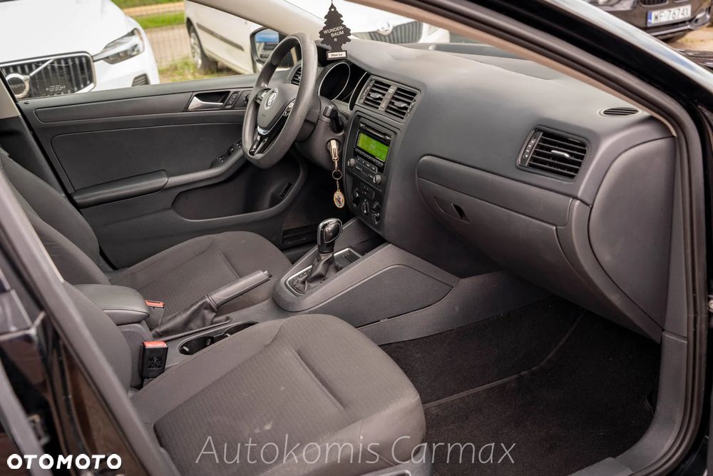 Volkswagen Jetta 2.0 Base - 14