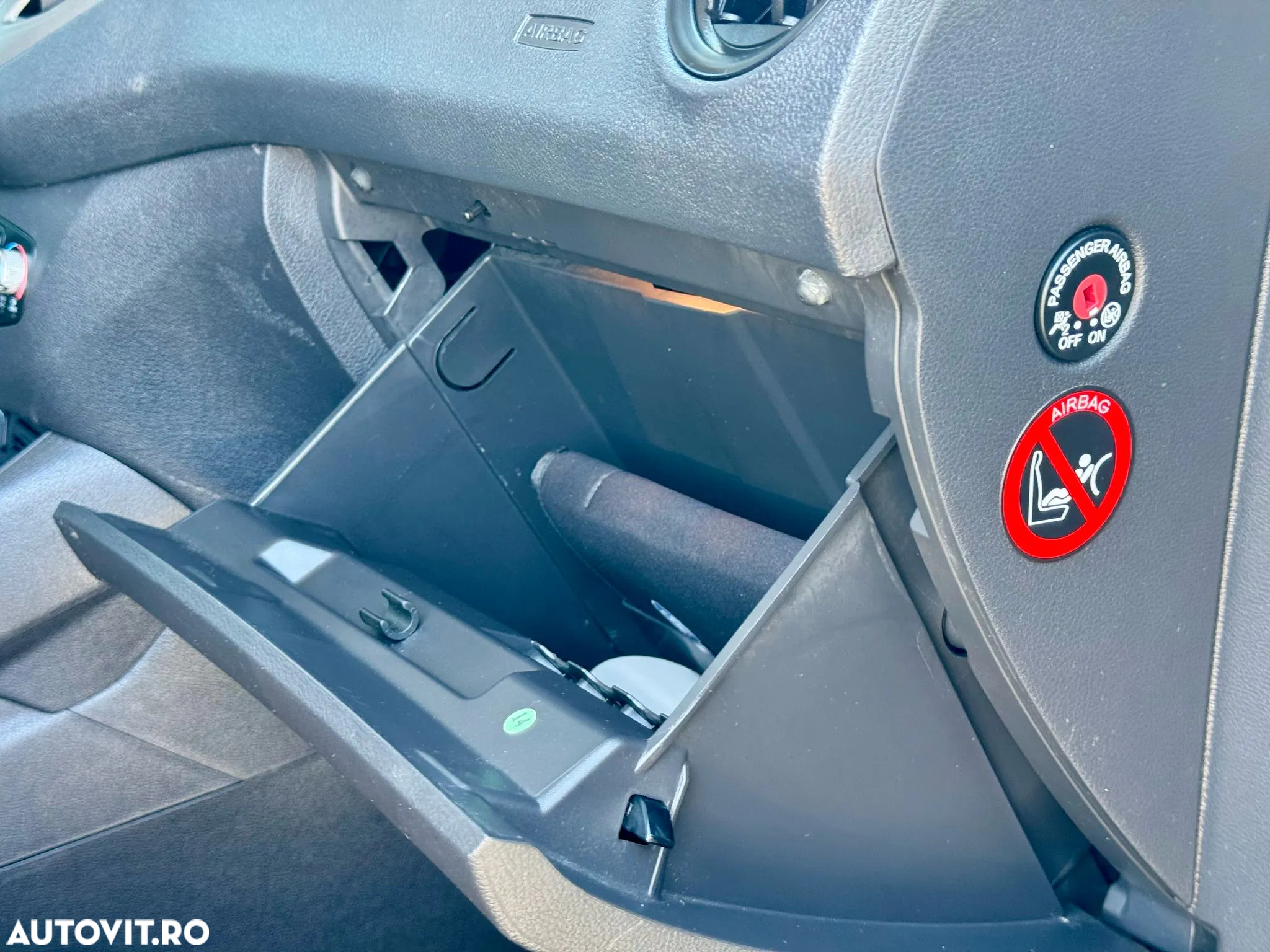 Ford Tourneo Courier 1.6 TDCi S&S Trend - 23