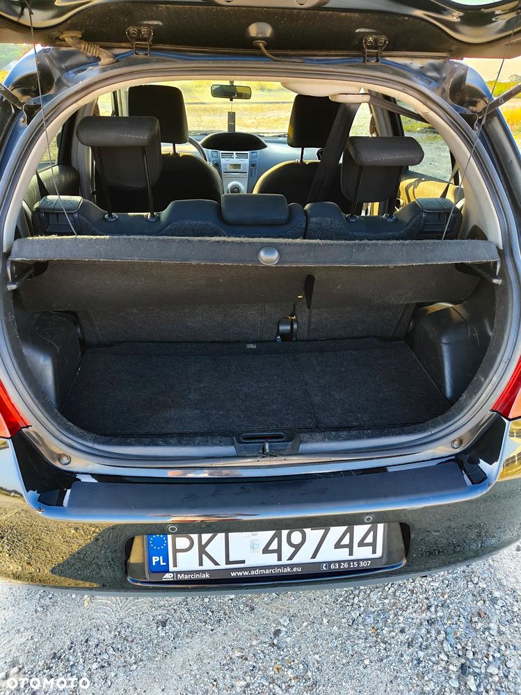 Toyota Yaris 1.3 Sol MM - 9