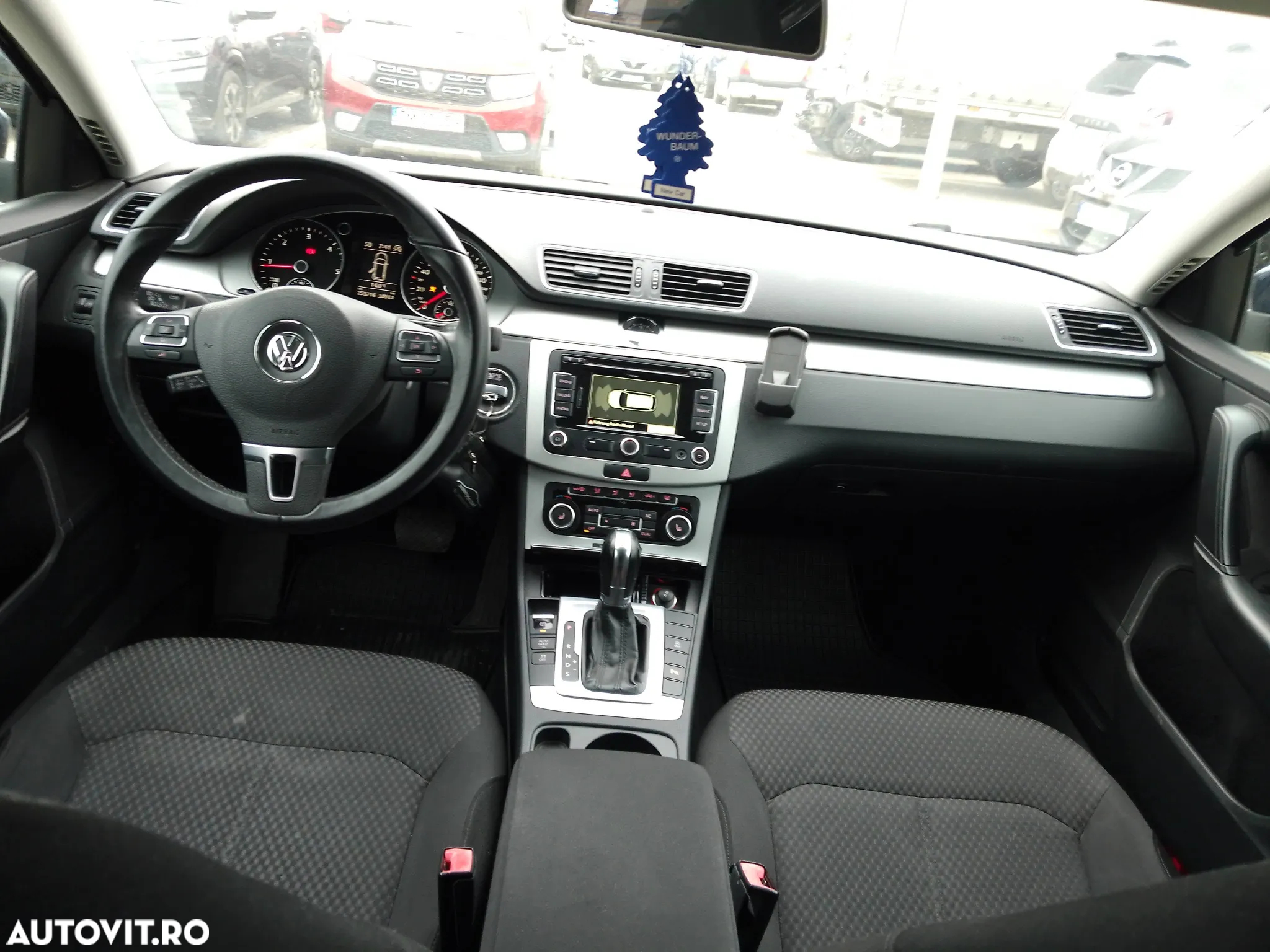 Volkswagen Passat Variant 2.0 TDI Blue TDI DSG Comfortline - 9