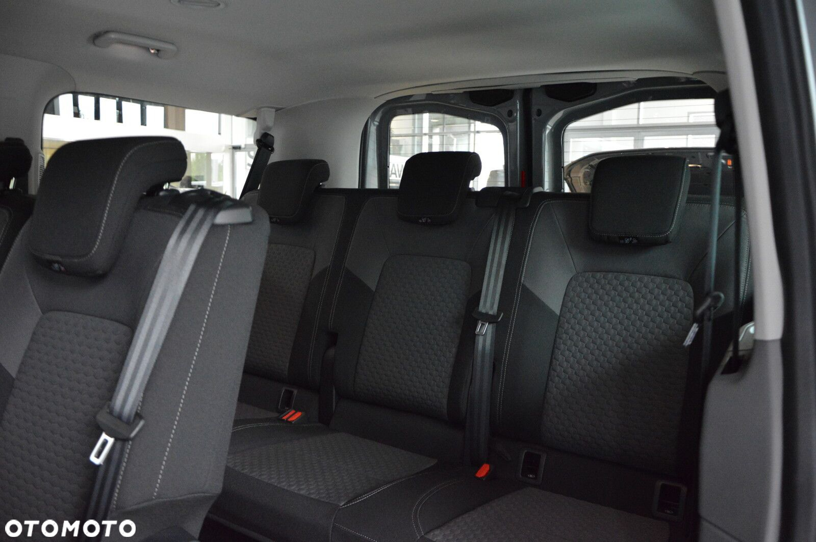 Volkswagen Caravelle Life - 32